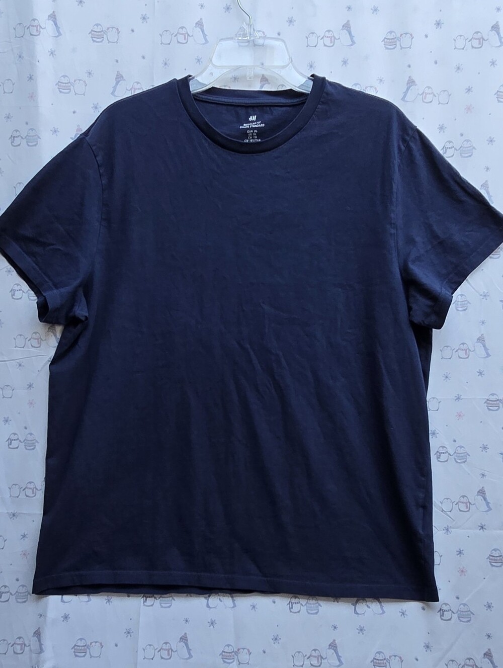 H&M Men's Short-Sleeve Crew Tee in Navy. XL
